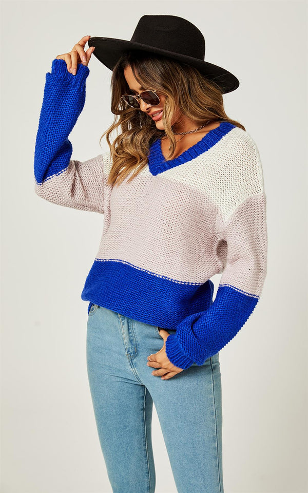 Lockerer Strickpullover in Blockstreifenfarbe in Blau und Weiß